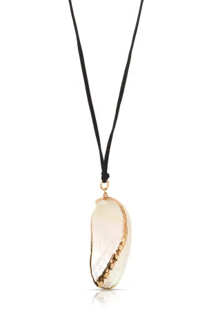 Iridescent Mussel Shell Pendant Necklace