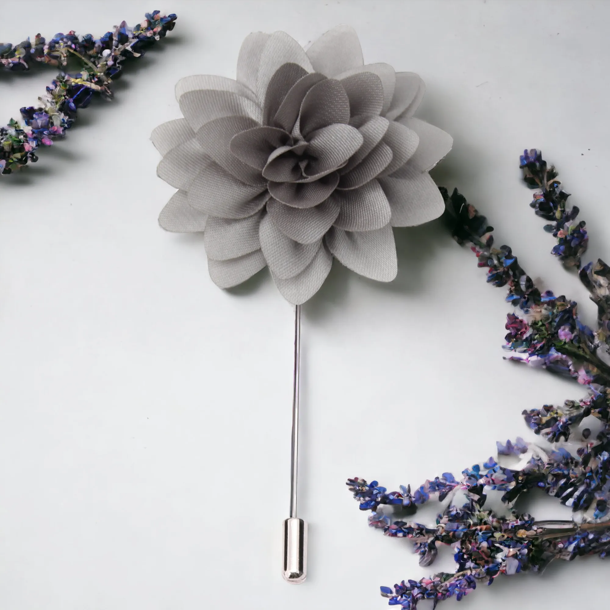 Peluche Elron Petals Grey Brooch Lapel Pin