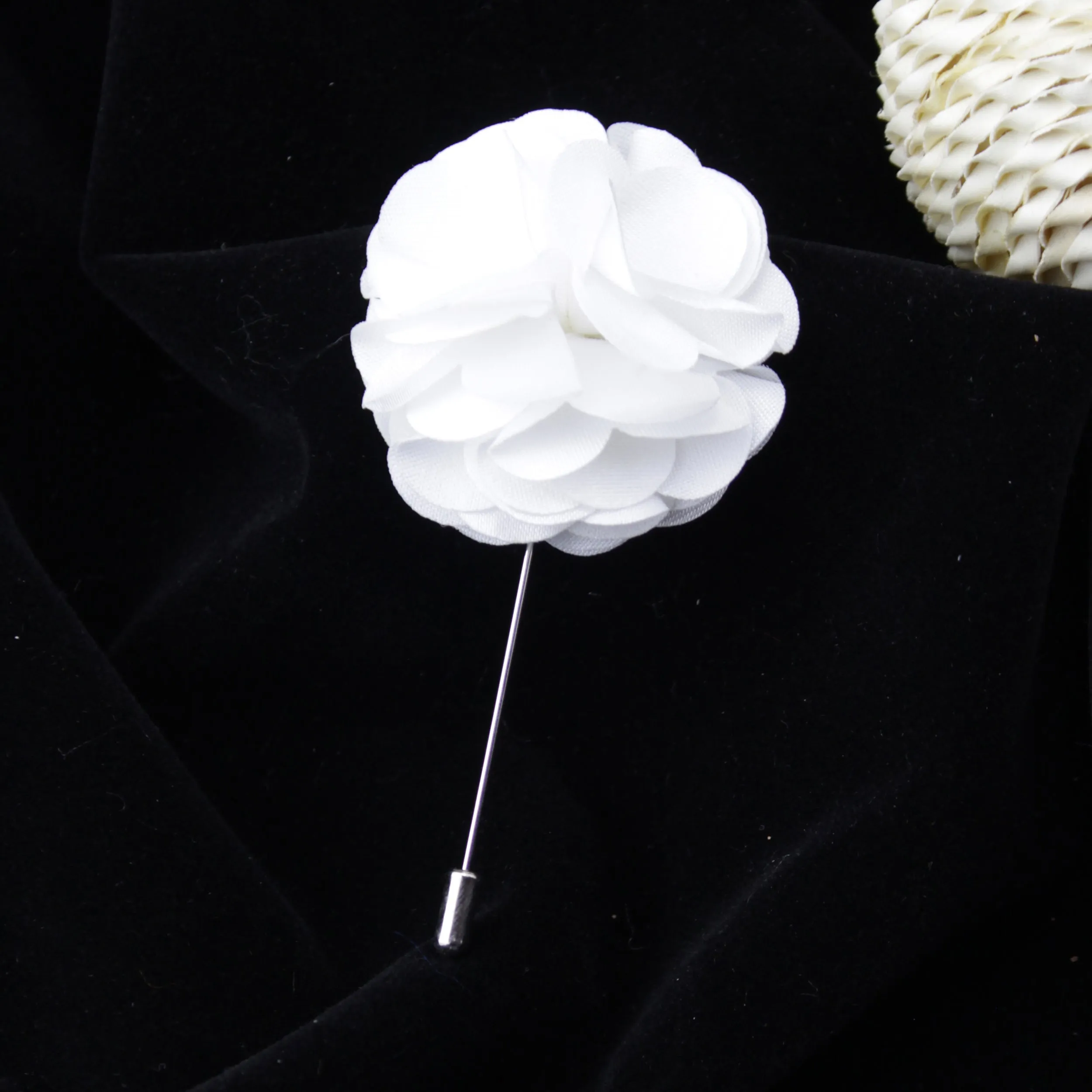 Peluche Ornamental Treat White Brooch