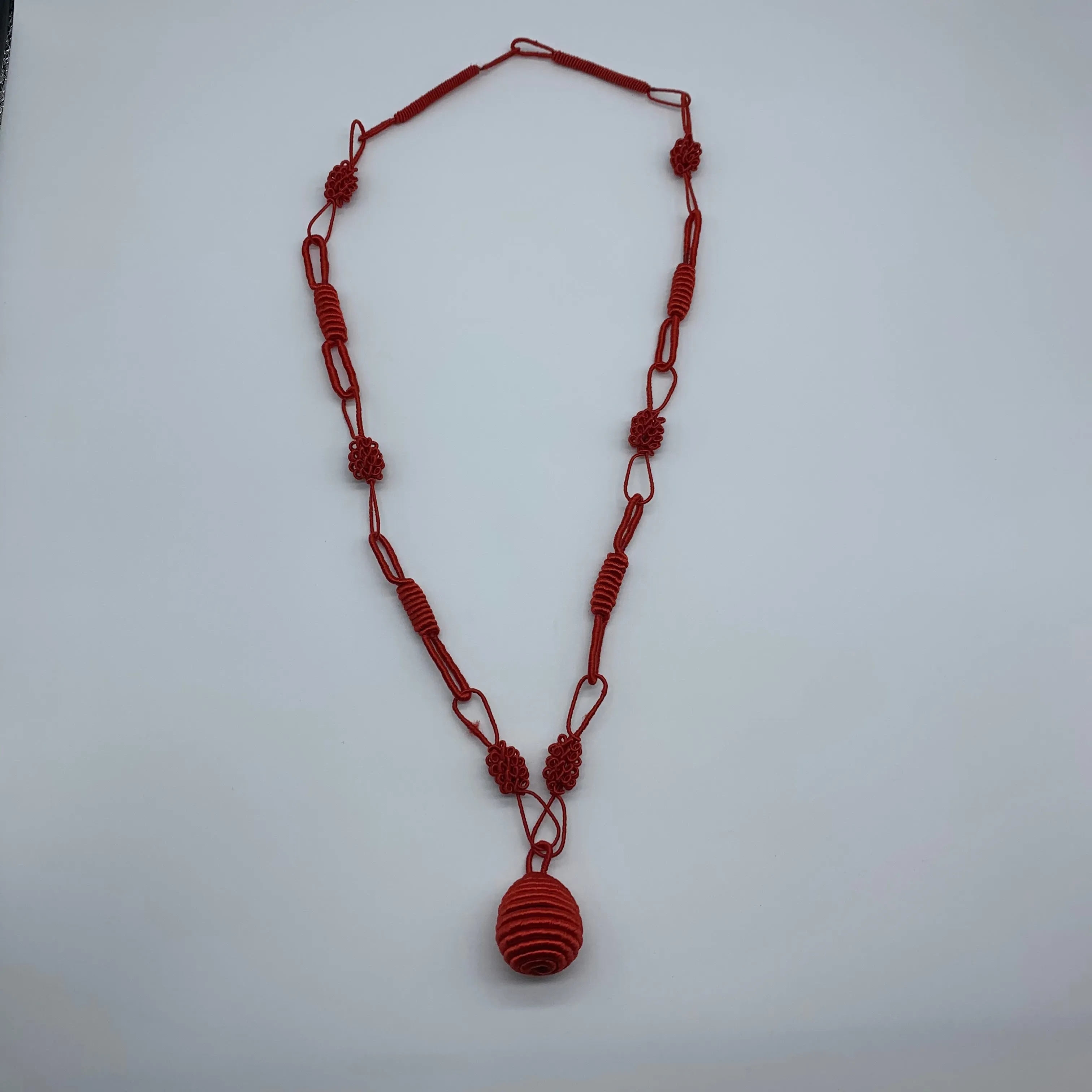 Thread W/Metal Necklace -Red Rama